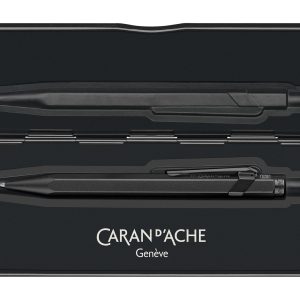 Caran d’Ache Kugelschreiber 849 XL Black Code 1 mm, Schwarz